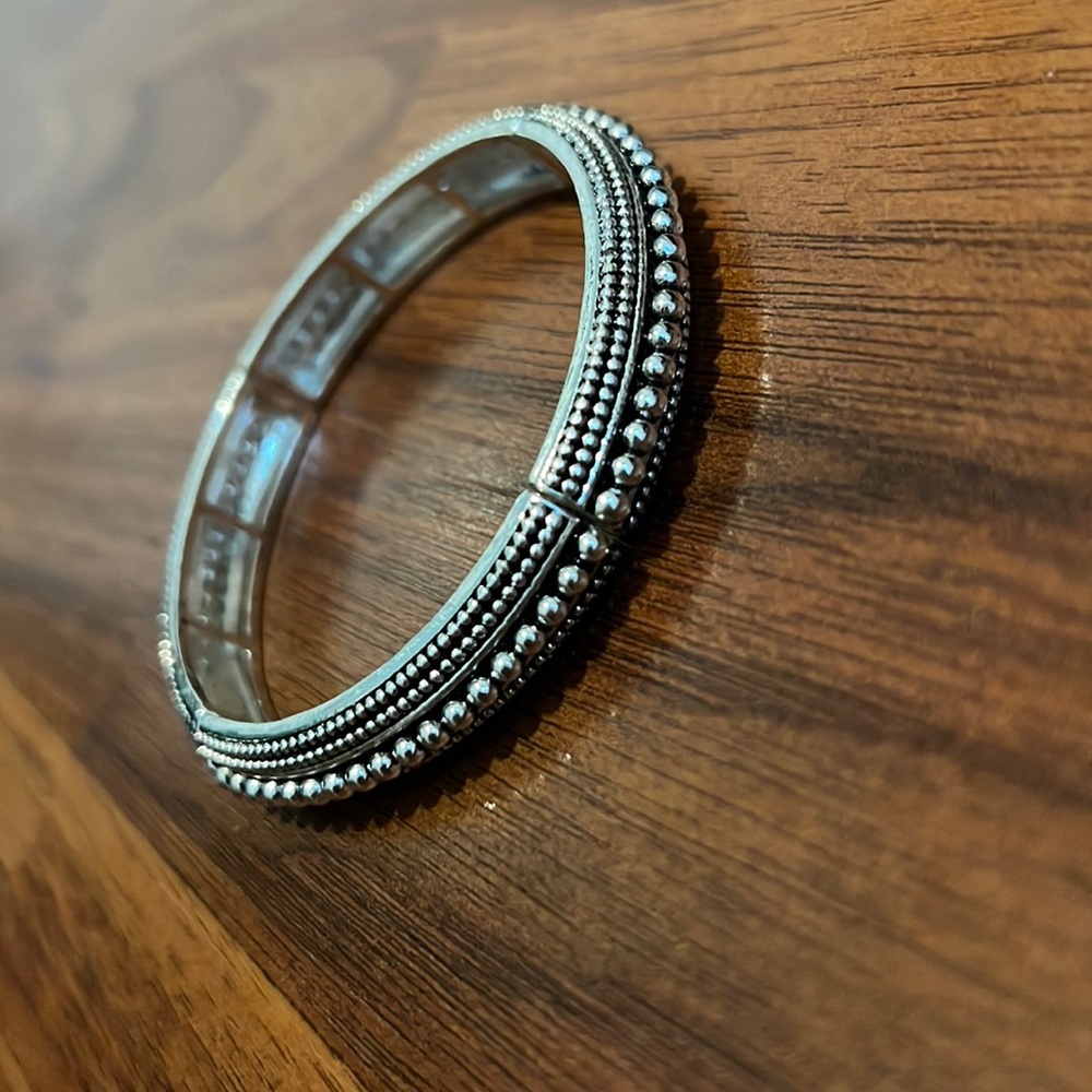 Silver beaded bracelet